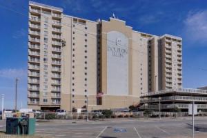 Coastal Beach condo with indoor pool, ocean views, steps to the beach Apartments, Virginia Beach
