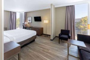 La Quinta Inn & Suites by Wyndham Downtown/Route 66, Tulsa