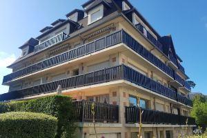 2-room luxury apartment with terrace near beach and town center, Deauville
