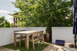 Elegant 3-Bedroom Home with Stunning Rooftop Deck & Dining Area, Richmond