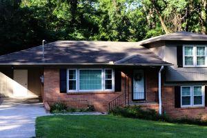 Bring your big family of 10 here! North quite location Hotel, Macon