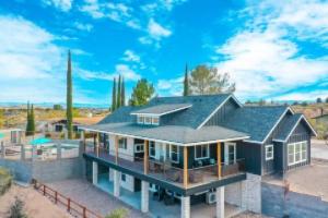 Swim & Stay at Old Town Overlook Across from Merkin Vineyards Hotel, Cottonwood