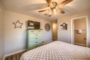 Remington River Retreat WW C201 Hotel, New Braunfels