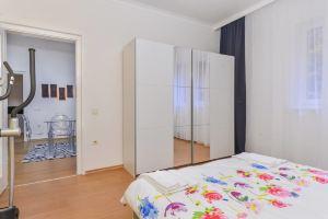 FM Deluxe 2-Bdr Apartment - Sweet Home, Sofia