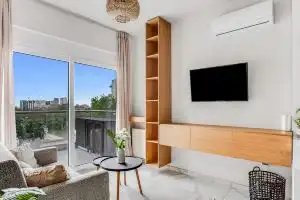 Sanders Old Port - Adorable 1-Bdr Apt with Balcony Apartments