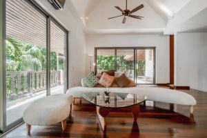 Orchid Pool Villa in Rawai, Nai Harn
