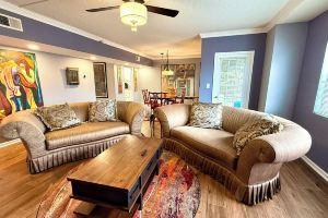 The Retreat- a perfect-sized condo for your Bourbon Trail adventure Apartments, Lexington