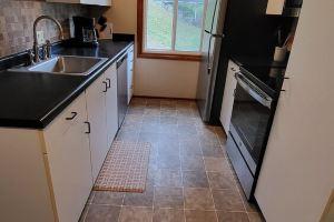 Lovely 2 bedroom condo with nice amenities and on the bus line, Rochester