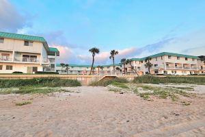 Beautiful Condo... ON THE BEACH! Apartments, Ormond Beach