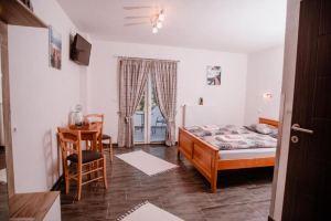 Mountain Serenity Rooms, Korenica