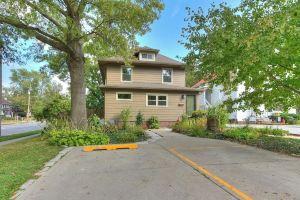 House of Funk - A Cozy & Eclectic Retreat in’s Drake Neighborhood, Des Moines