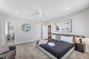 3 Bdrm 3 Full Bath Tower View walk up Hotel, Cincinnati