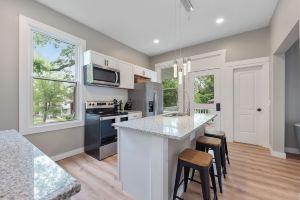Historic Charm Meets Modern Comfort - 3BR Home in Mt. Auburn Apartments, Cincinnati