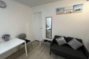Modern&Cozy 1 Bedroom Suite - Private Entrance - 10 mins to Downtown Vancouver, Burnaby