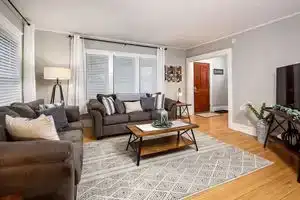 Classic Home: In the middle of everything Apartments, Lansing