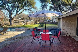 4-bedroom house Centrally located with a Game room, pool, Huge Backyard., Irving