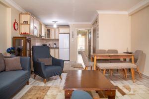 Flat w Balcony 3 Min to Beach Apartments, Kusadasi