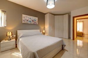 Stylish Bright and Airy Apart in Central Bugibba, St. Pauls Bay