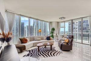 Luxury Condo with Stunning Bay & City Views in the Heart of Brickell Apartments, Miami