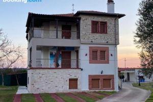 Caryatis Ntoridis Studios & Apartments in, Afitos