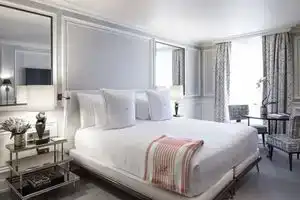 J.K. Place Hotel, Paris