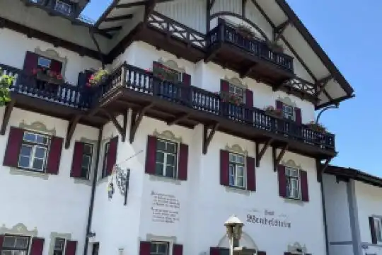 Centrally located apartment with mountain and lake views. 5 min. from the lake., Schliersee