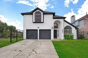 Spacious 4-bedroom house in peaceful with WiFi, AC, Keyak fun, Irving