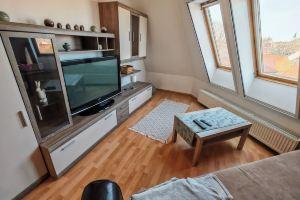 White Apartment – Cozy & Central One-Bedroom Retreat in Kecskemét, Kecskemet