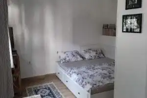 Apartments LORA 13.Jula,15, Budva