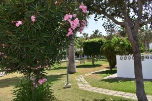 Serenity & Comfort Steps From the Beach: Modern Chalet in La Atalaya, Cádiz, Conil de la Frontera