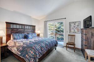 Access to Clubhouse and Cozy Fireplace - Charming Mountainside Haven, Frisco