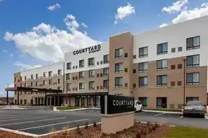 Courtyard East Hotel, Lansing