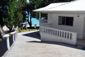 Sundown Beach Villa, Glacis