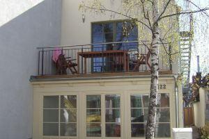 comfortable 4-star roof terrace apartment, quiet and central, Warnemunde