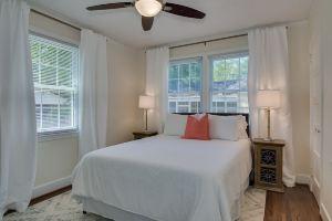 Delightful Mid-Century Modern Bungalow Cottage