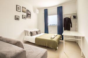 Netanya Seaside High-Rise Apartment by Sea N' Rent, Netanya
