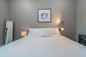 Des Moines Amazing 1Bd 1BA Downtown Apartment, Des Moines
