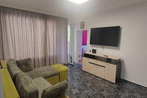 RED ROOM - Beach and Forest