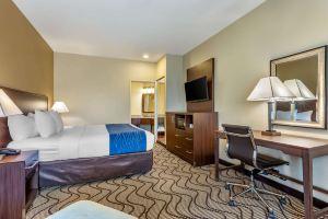 Comfort Inn & Suites Orange County John Wayne Airport, Irvine