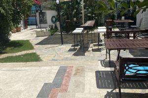 Mavi Butik Apart, Cesme