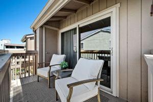 Outdoor Deck and Dedicated Workspace - Chic Modern Sanctuary Hotel, Monterey