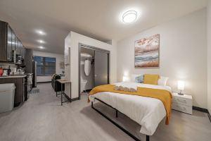 Elegant 1BR Apt Fast WI-FI Near Lake Michigan Apartments, Milwaukee