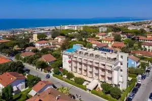 Nuova Sabrina, Marina di Pietrasanta