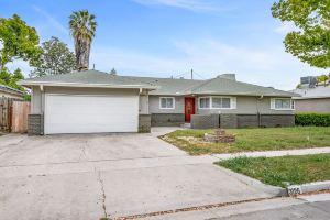 Fresno House Pool Foosball 2 Car Garage 5 Bed/3 Bath, Fresno