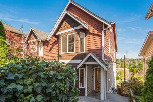 Spacious Layout and En Suite Comfort - Charming Townhome Retreat Apartments, Seattle