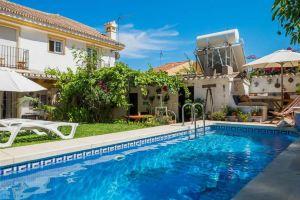 At Home in Malaga Stay & Solo Travellers Apartments, Rincon de la Victoria