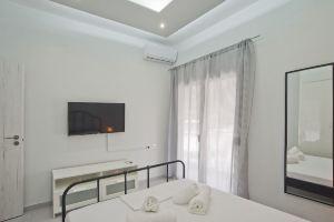 Sofia's Home Modern, Reno, Fully Equipped Apartments, Piraeus