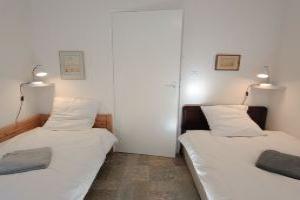 Grand Appartement de 75m2, 2 Chambres et Jardin Apartments, Nimes