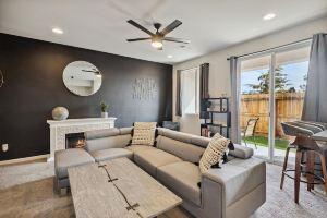 Ski & Relax: Updated Townhome Near Downtown, Casinos & Board Games! Apartments, Reno