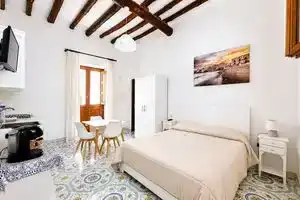 Malvasia 70, Lipari Town